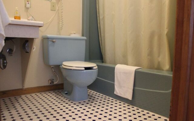 Chatham Travel Lodge