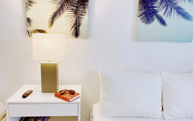 Samantha Apartments by Lowkl