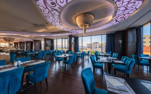 Malak Regency Hotel