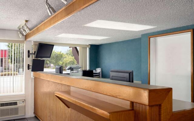 Howard Johnson Inn San Diego State University Area