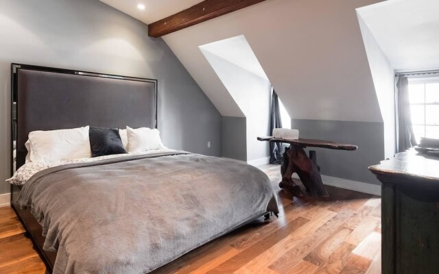 Million-dollar Celebrity Mansion in Old City