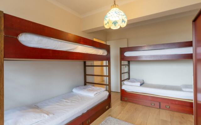 Retreat With Pool Access