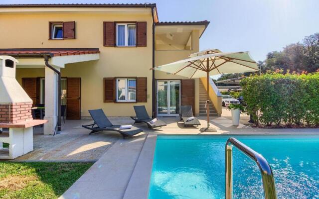 Luxury villa Banjole with private pool 200m from the beach