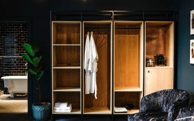 Cartel House Hotel on Loop
