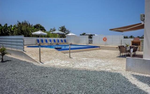 Oniros 2 Villa