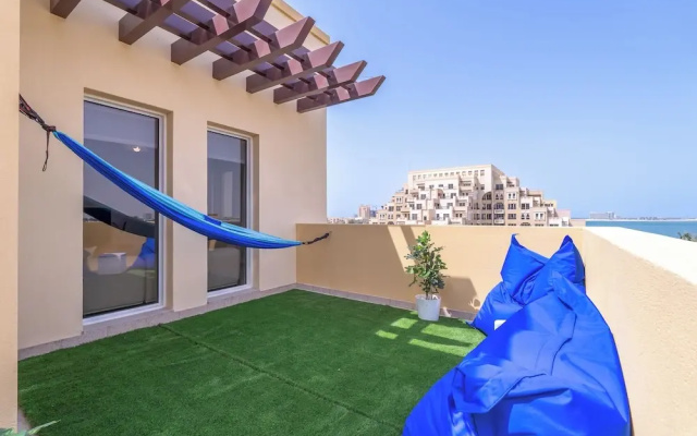 Contemporary Living by The Sea 2BD New Listing