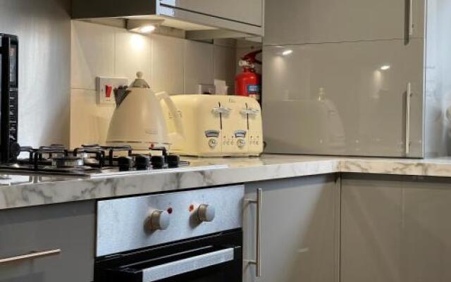 Hla - King Court Apartment 2