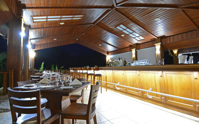 Arenal Manoa & Hot Springs Resort