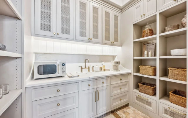 Rosemary 7 Bedroom Home