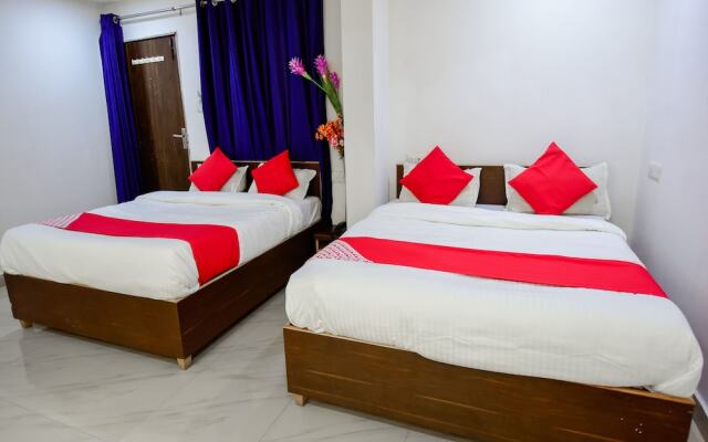 OYO Flagship 13585 Hotel Delight