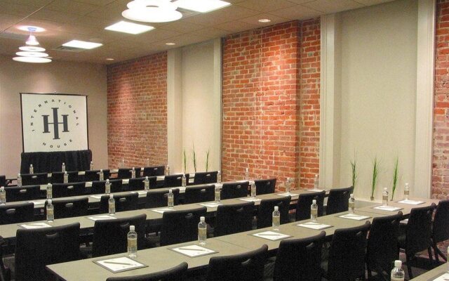 International House Hotel