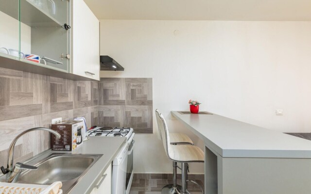 Beautiful Apartment in Stinjan With Wifi
