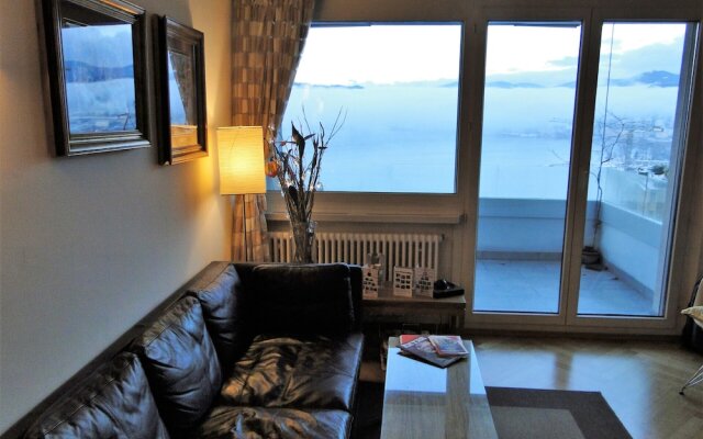 Breathtaking View for a Romantic Stay