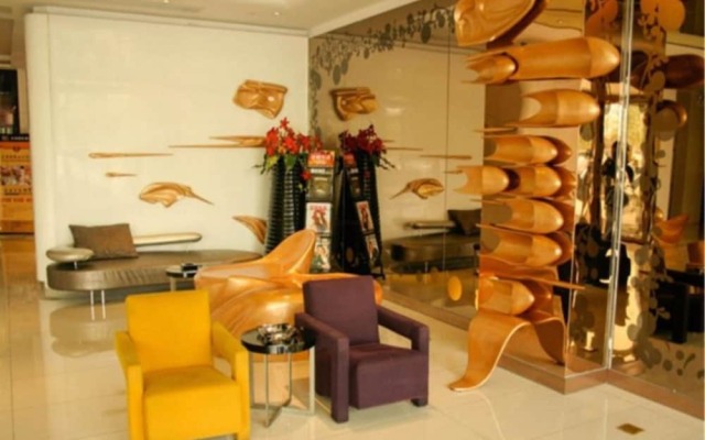East Lake International Hotel