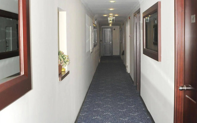 Ronax Hotel