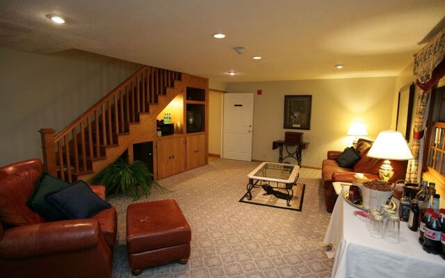 HideAway Country Inn