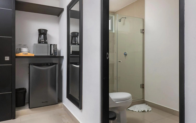 Suites Malecon Cancun