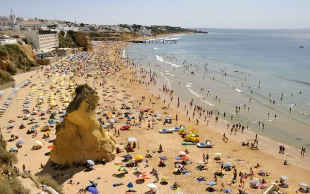 Albufeira 1 Bedroom Apartment 5 Min. From Falesia Beach and Close to Center! E