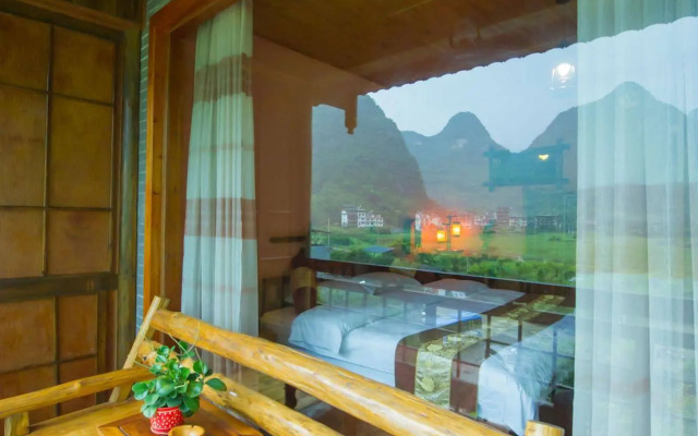 Yangshuo Scenic Mountain Retreat