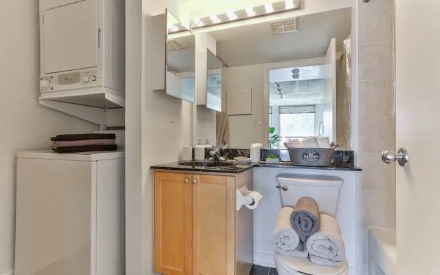 QuickStay - Sunlit Luxury Loft on King West