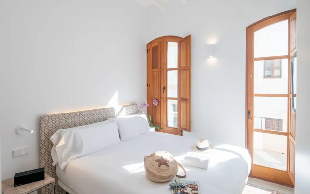 Es Palauet 2 Suites Apartment