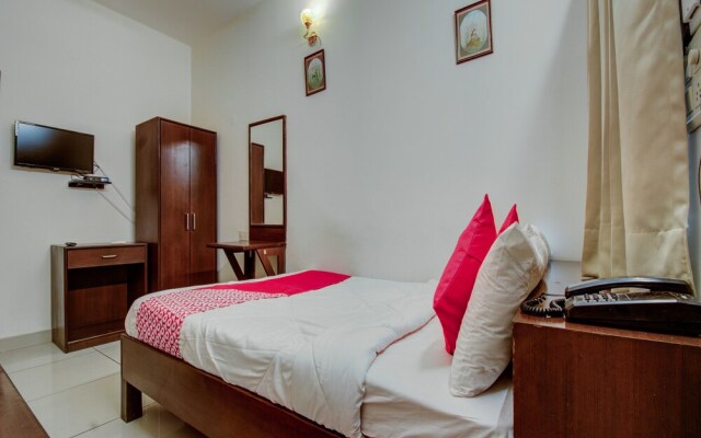 The Star Leaf by OYO Rooms