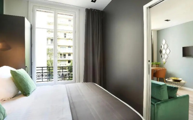 YAYS Paris Zola by Numa