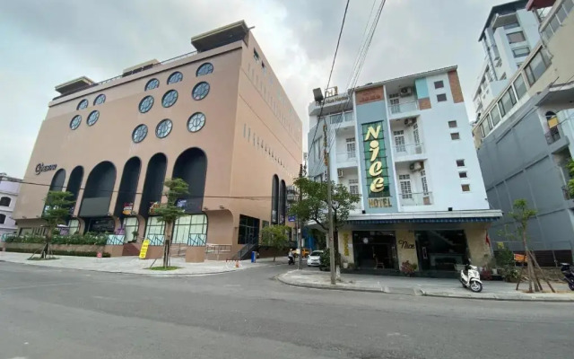 Nice Hue Hotel