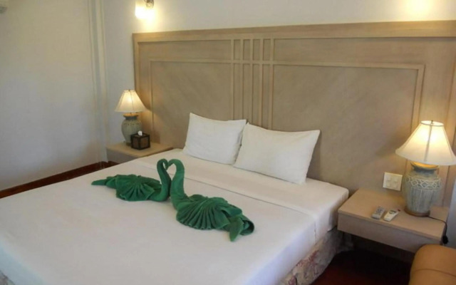 Nakara Long Beach Resort