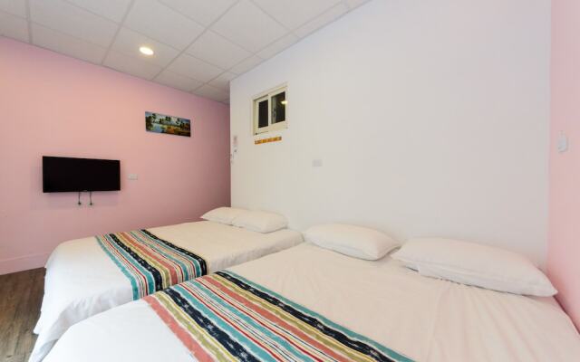 Lan Bai Tou - Train Station B&B