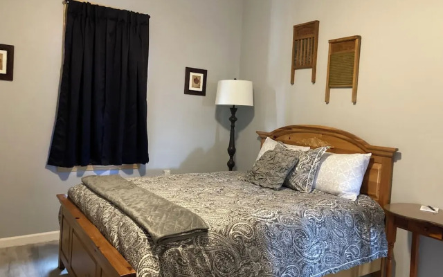 Oak Valley Inn & Suites