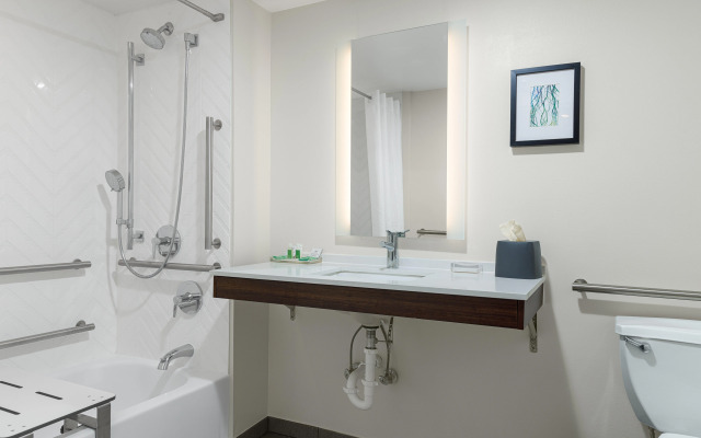 Holiday Inn Cleveland by IHG