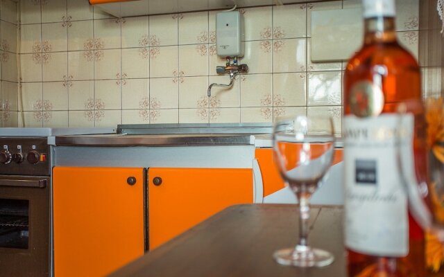 Apartments and rooms Anita