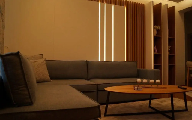 Daphne Luxury Apartment