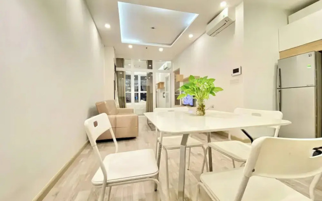 Modern Apartment - Garden Gate