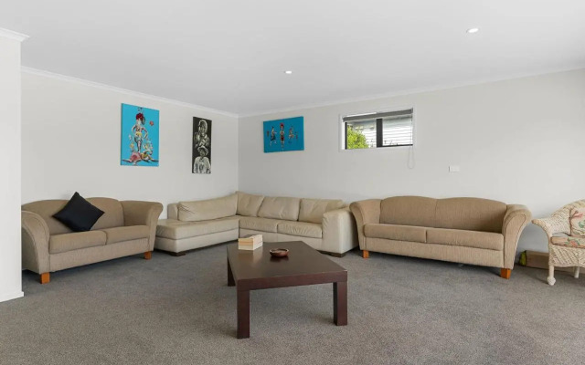 Bach near the Beach - Mangawhai Heads Holiday Home