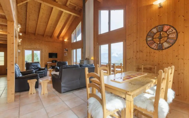 La Taniere Cozy Chalet With Incredible Views and Parking – Guest Rooms – La Tzoumaz