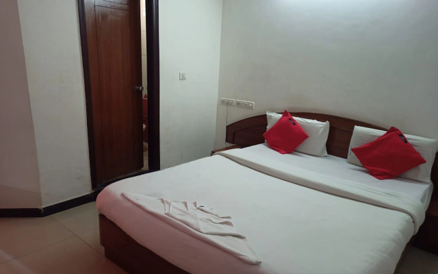 OYO 12083 Hotel Champion Inn