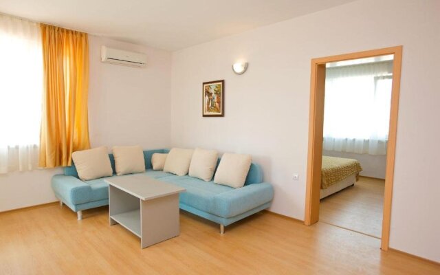 Nushev Hotel