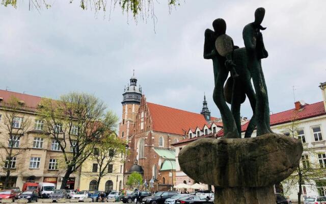 Studio z ogrodem przy Starej Zajezdni