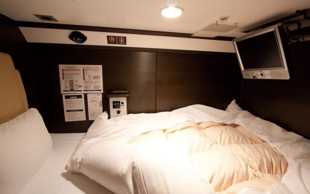 HEARTS Capsule Hotel ＆Spa Nakasu