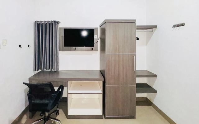 RedDoorz @ Jalan Basuki Rahmat Palembang – Guest Rooms – Palembang