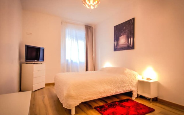 Nice 2 Rooms In European District