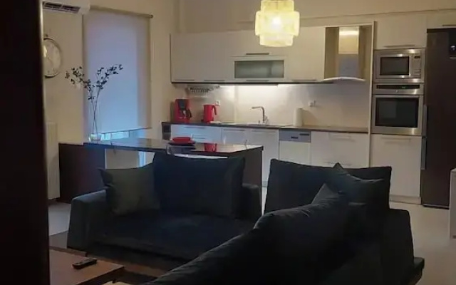Modern Elegant Apt in Glyfada w Balcony