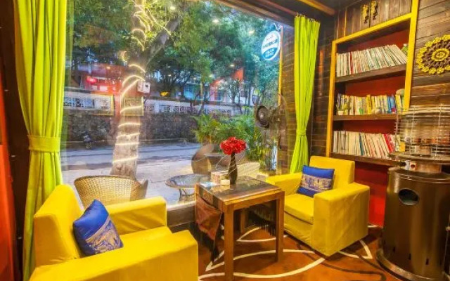 Little Chiang Mai Sky Mirror Store (Yangshuo West Street Longtoushan Wharf Store)