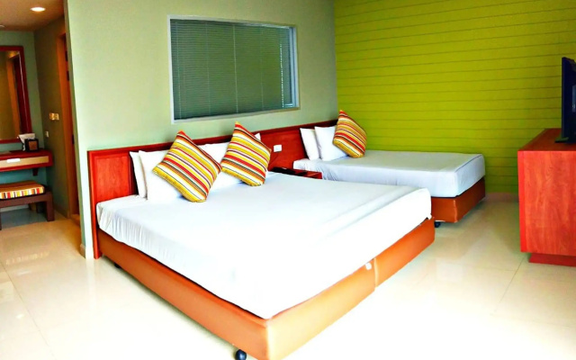 Long Beach Cha-Am Hotel