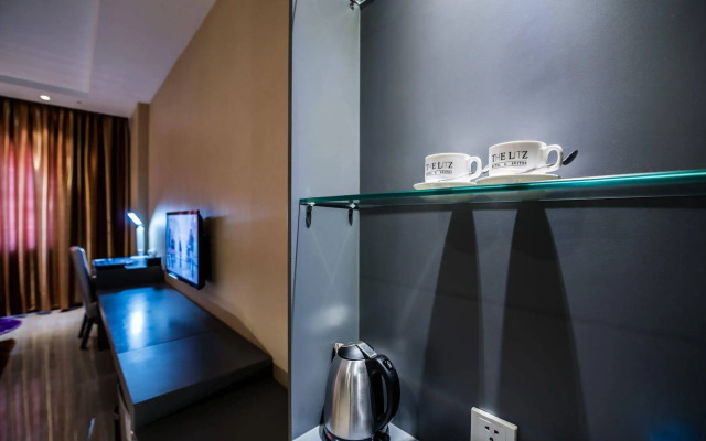 The Litz Hotel & Suites