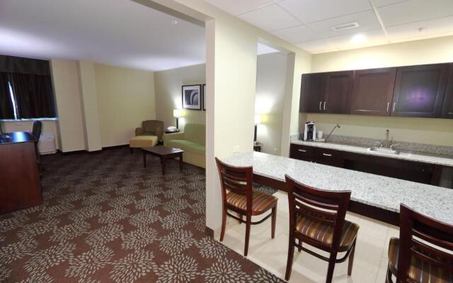 Holiday Inn Express & Suites Pittsburgh West - Greentree, an IHG Hotel