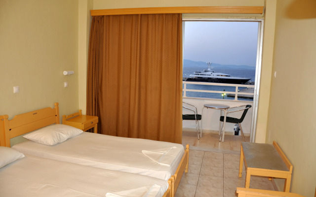 Zephyros Hotel