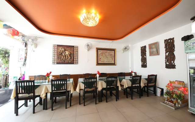 OYO 126 Patong Station House Hotel
